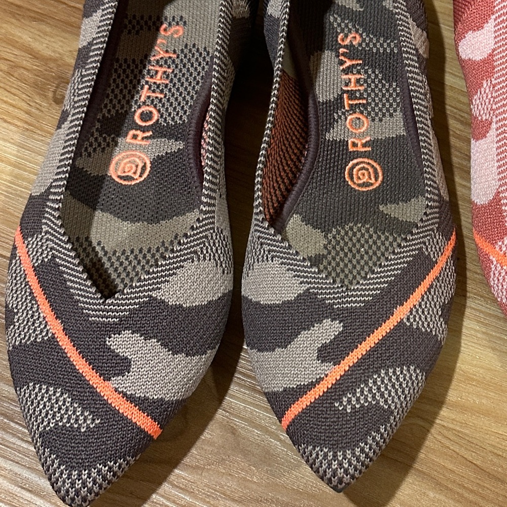 Rothys neón camo points